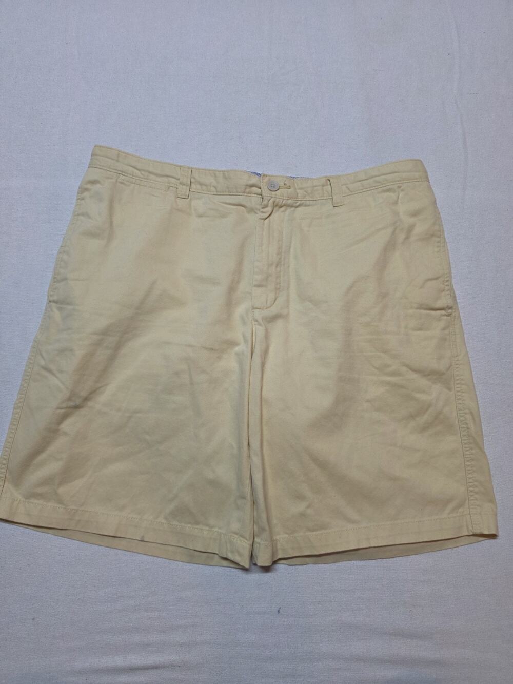 Mens Size 38 Flat Front Chino Shorts Yellow Casual Summer Classic Fit Club Room